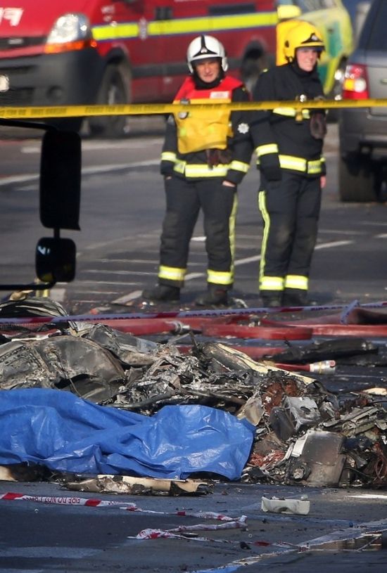 London Helicopter Crash (21 pics + 2 videos)