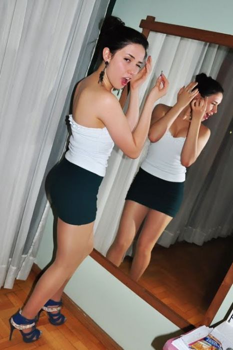 Pretty Girls in Tight Dresses (50 pics)