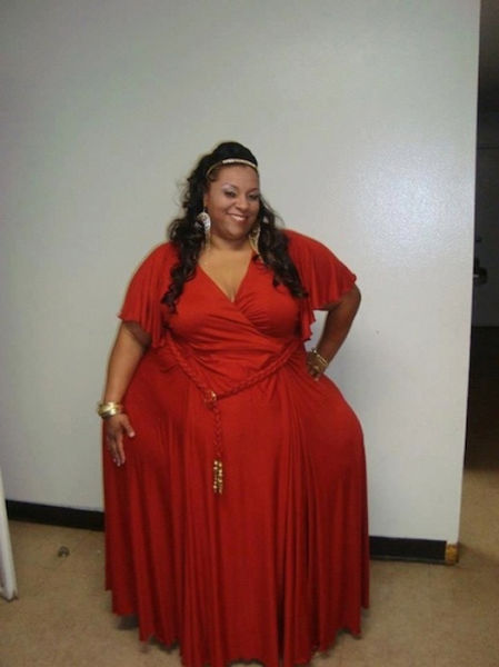 World’s Widest Hips (10 pics)