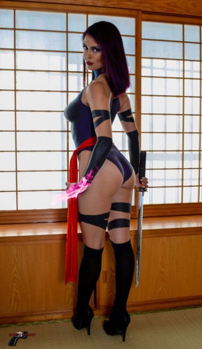 Hot Cosplay Girls (31 pics)
