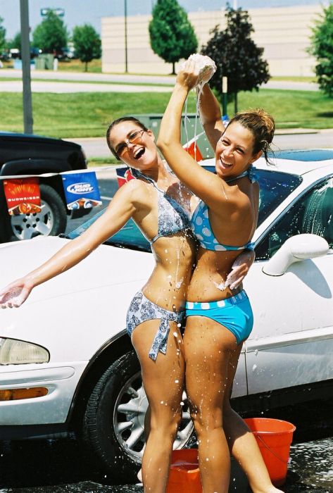 Bikini car wash, illustration 