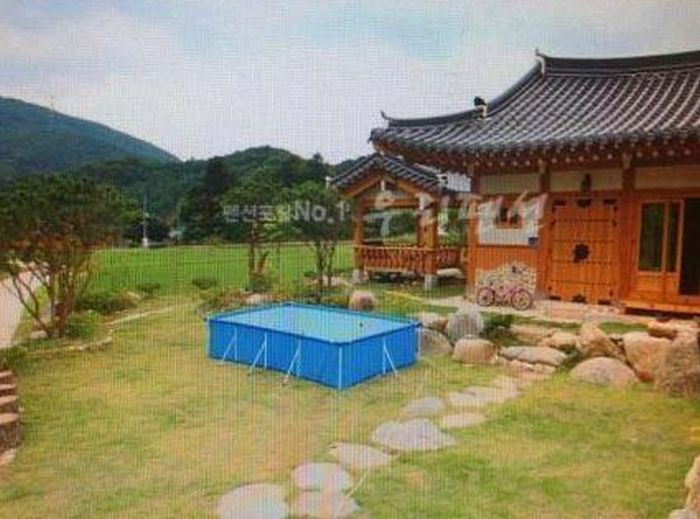 House for Sale (3 pics)