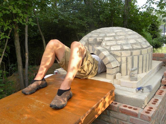 DIY Outside Pizza Oven (16 pics)