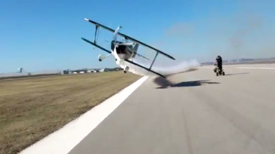 Incredible Plane Flight Performance Skills