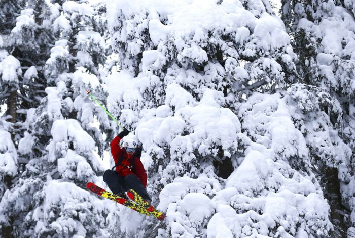 Freeride Skiing Photos (24 pics)