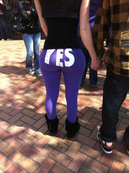 Big Butts in Public Places (42 pics)