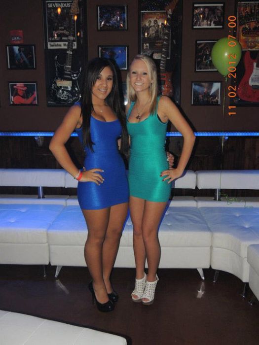 Pretty Girls in Tight Dresses. Part 6 (52 pics)