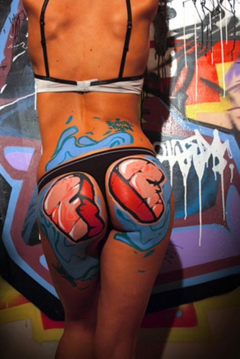 Graffiti Girls (45 pics)