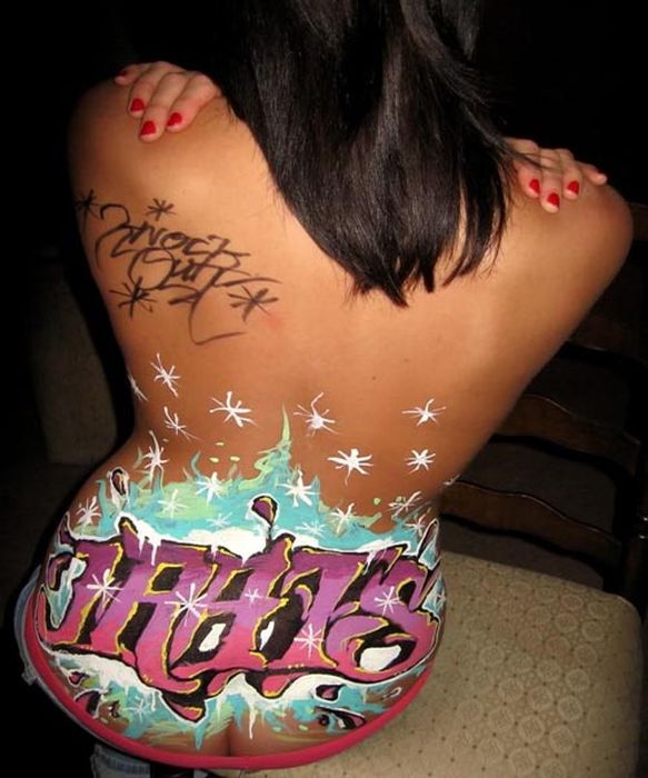 Graffiti Girls (45 pics)