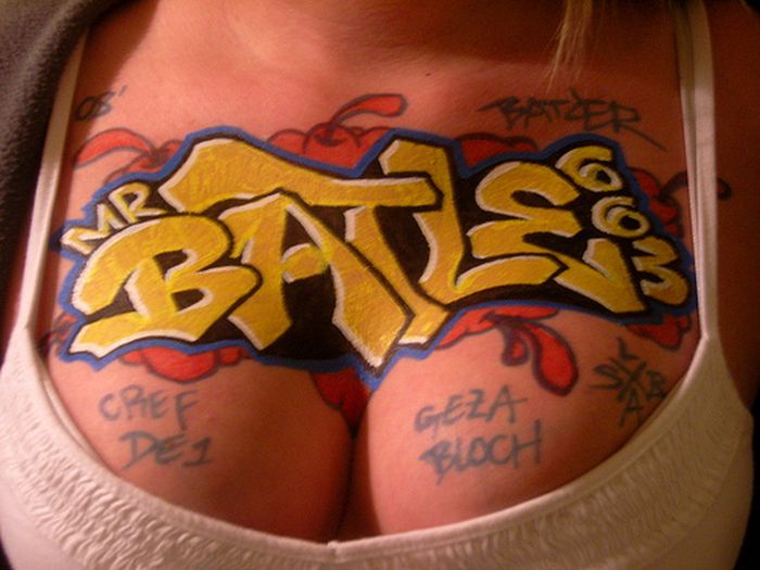 Graffiti Girls (45 pics)