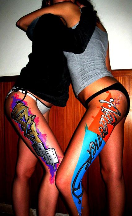 Graffiti Girls (45 pics)