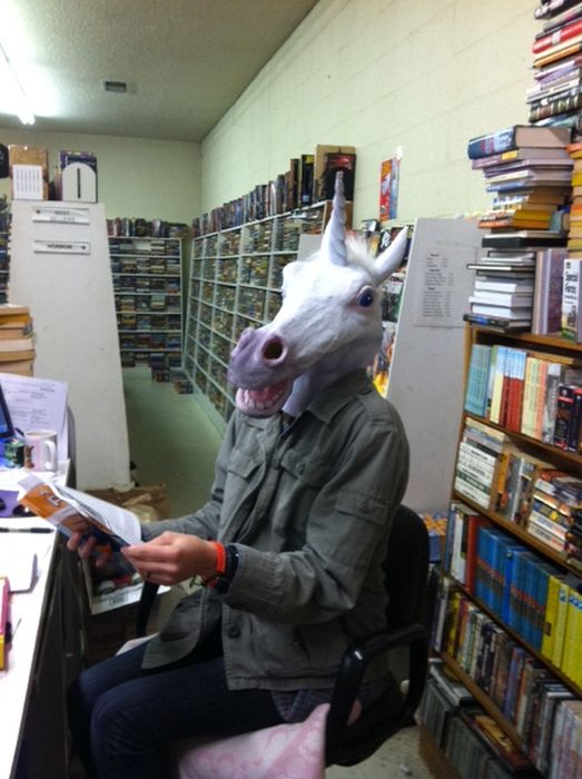 Horsing Around (38 pics)