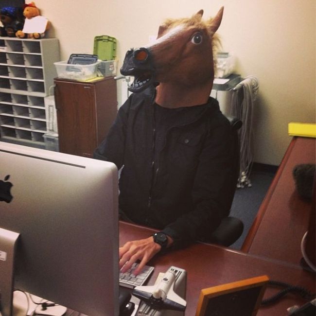 Horsing Around (38 pics)