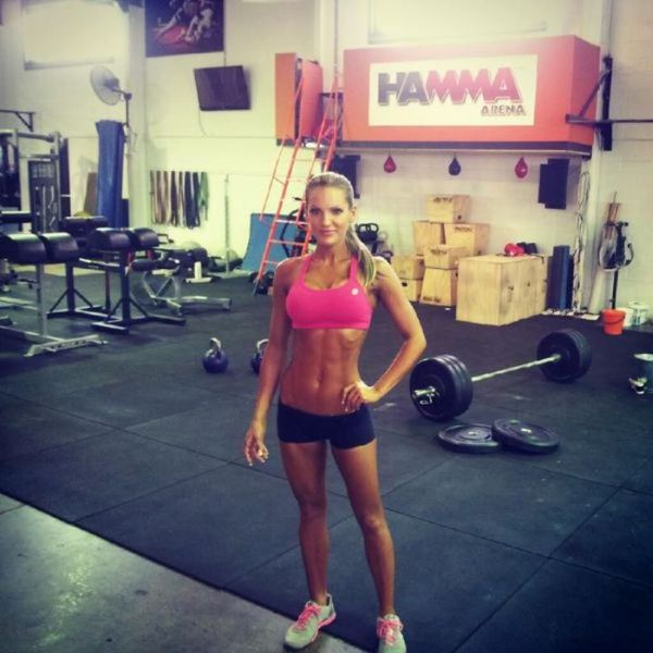 Girls with Very Fit Bodies (53 pics)