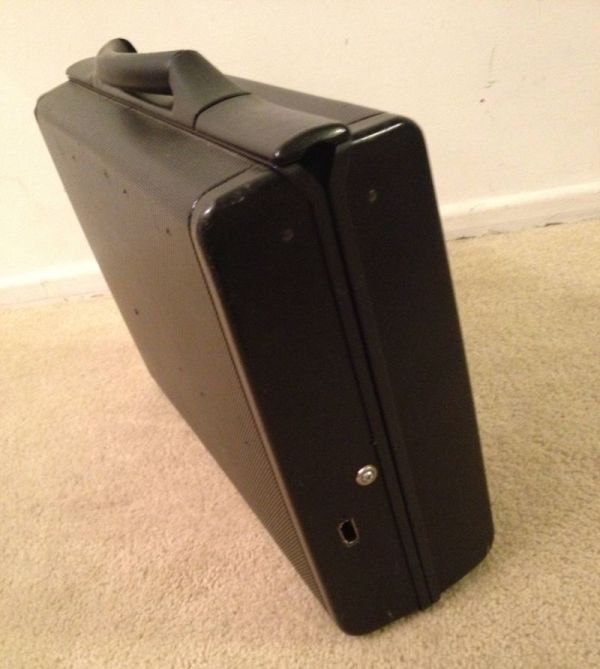 Briefcase PC (8 pics)