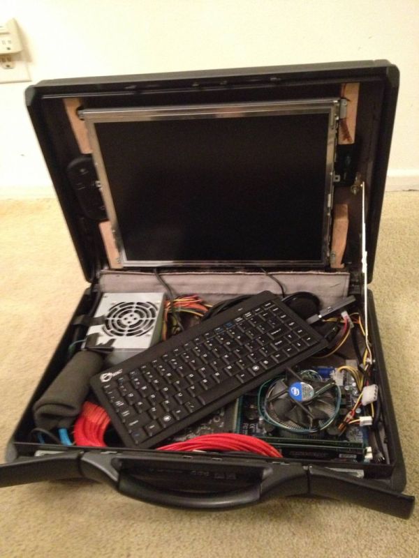 Briefcase PC (8 pics)