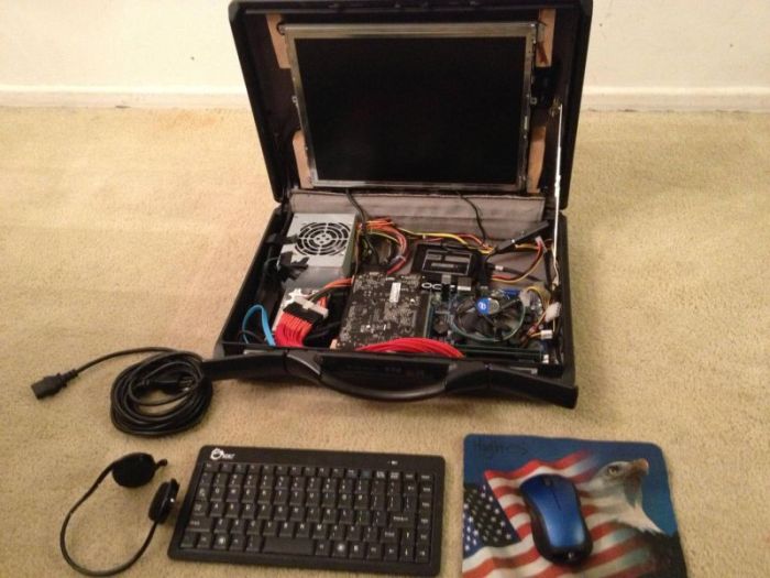 Briefcase PC (8 pics)