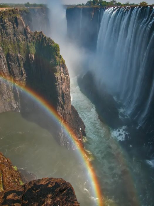 Amazing Double Rainbow Over Victoria Falls (12 pics)