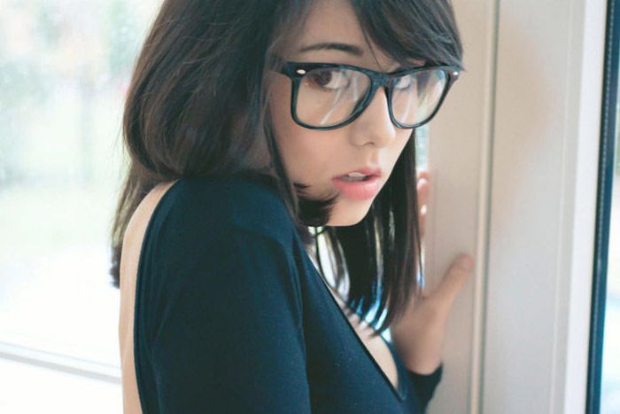 Girls in Glasses (50 pics)