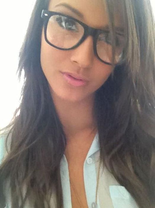 Girls in Glasses (50 pics)