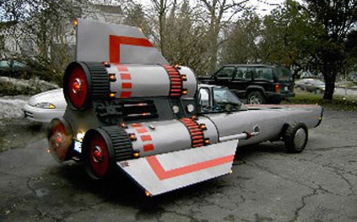 Fictional Vehicles IRL (24 pics)