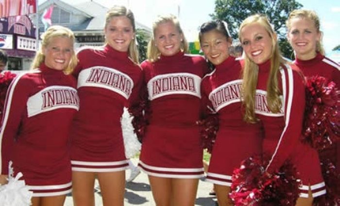 Indiana University vs University of Michigan Cheerleaders (70 pics)