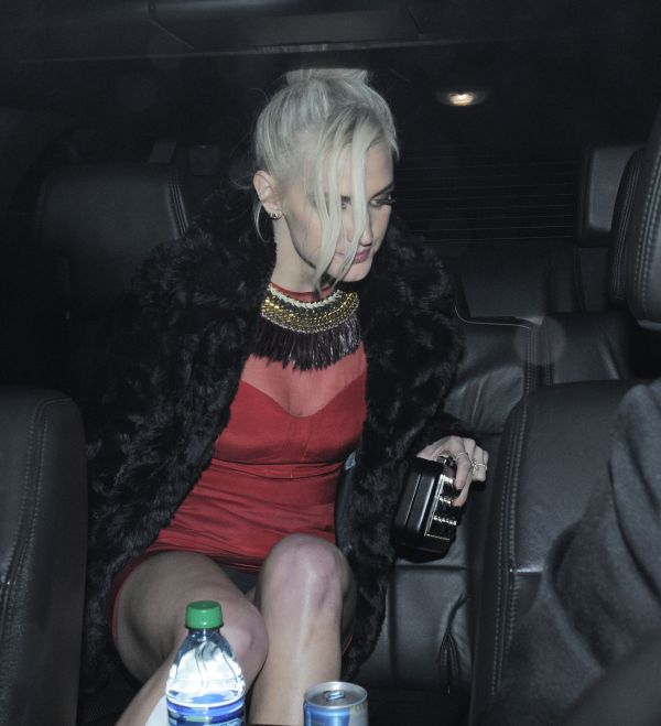 Ashlee Simpson (7 pics)