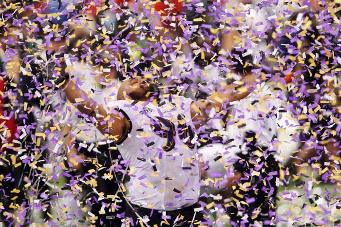 Photos Of The Baltimore Ravens Winning The Super Bowl (32 pics)