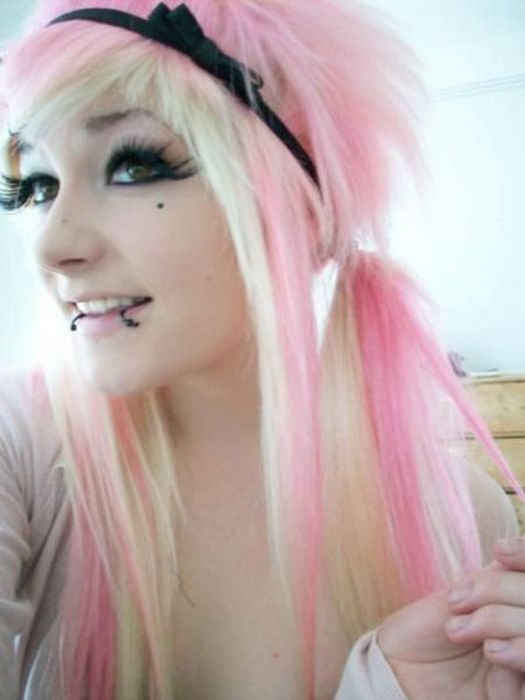 Cute Emo Girls. Part 2 (58 pics)