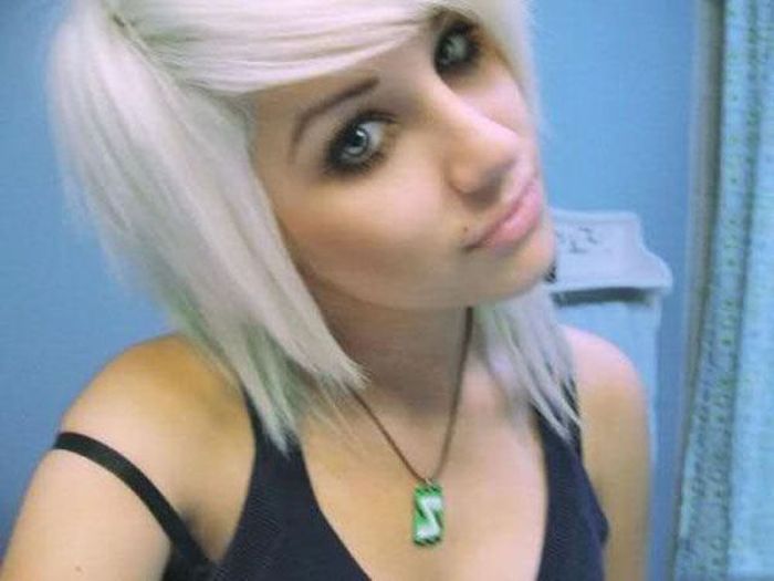 Cute Emo Girls. Part 2 (58 pics)