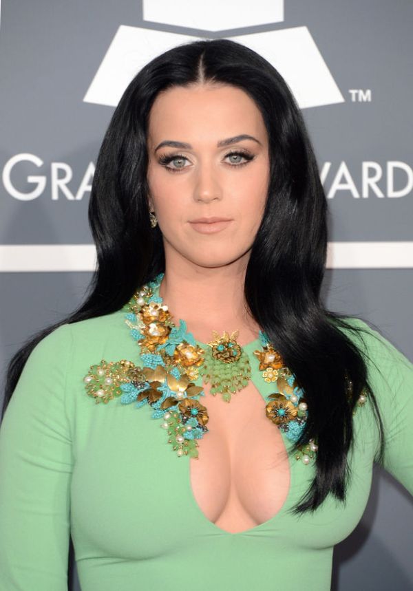 Katy Perry's Awesome Cleavage (13 pics)