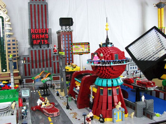 Great Things Made Out Of Lego (66 pics)