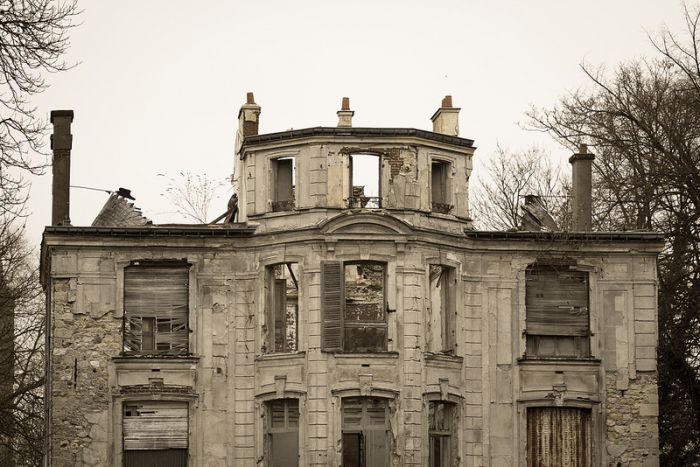 Goussainville, Abandoned Town in France (35 pics)