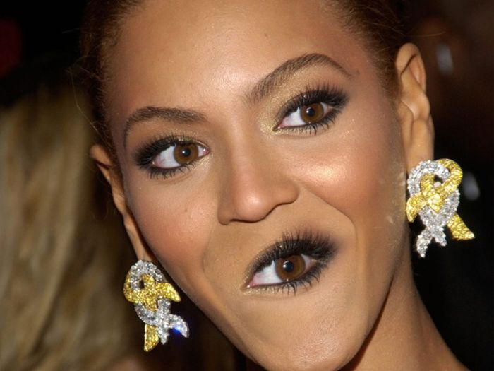 Celebrities With Moutheyes and Eyemouths (17 pics)