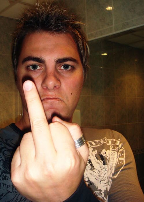 Show Your Middle Finger (40 pics)