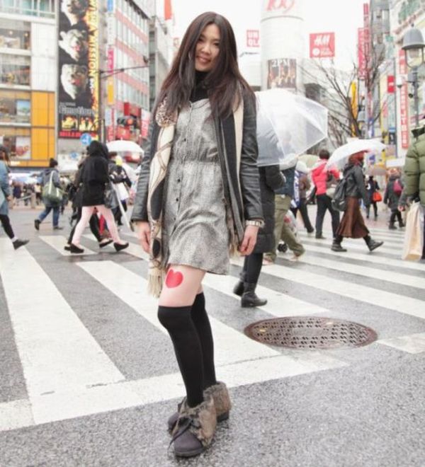 Japanese Girls' Legs as a Branding Platform (11 pics)