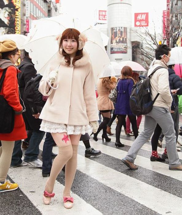 Japanese Girls' Legs as a Branding Platform (11 pics)