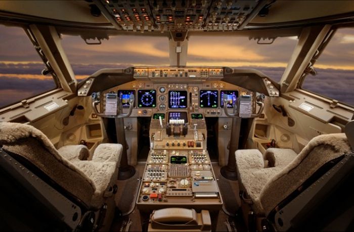 Inside the Most Expensive Private Jets (14 pics)