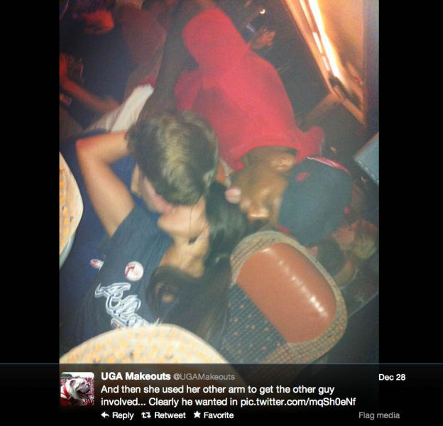 The Best of Twitter’s College Make-Outs Pics (55 pics)