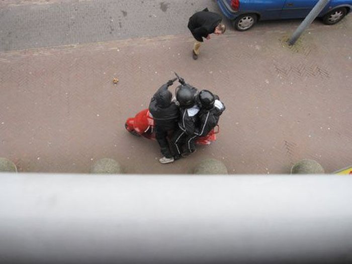 People in the Street Caught Robbers (16 pics)