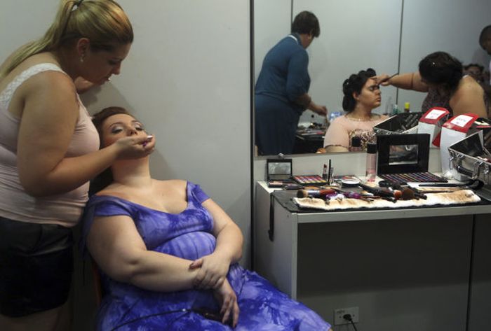 Fashion Show for Overweight Women (19 pics)