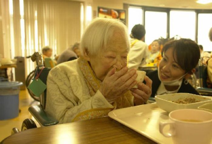 World's Oldest Woman Misao Okawa (6 pics)