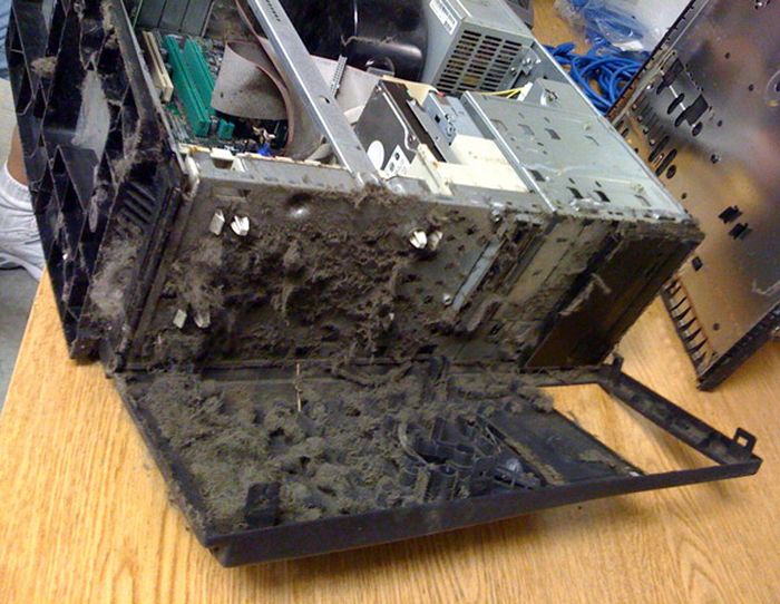 Very Dirty PCs (40 pics)