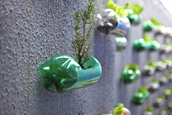 Interesting Way to Recycle PET Bottles (5 pics)