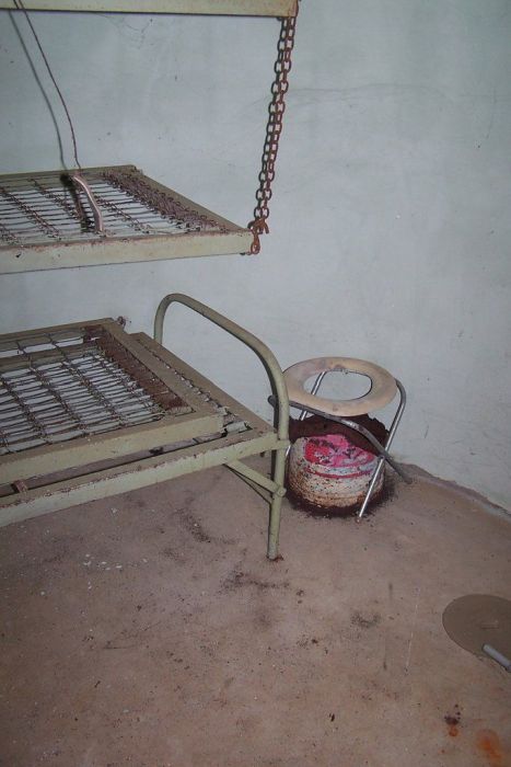 House with a Secret (13 pics)