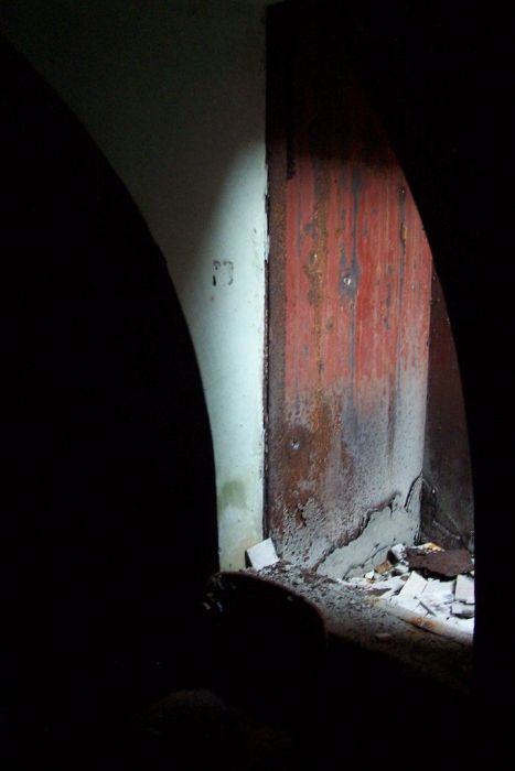 House with a Secret (13 pics)