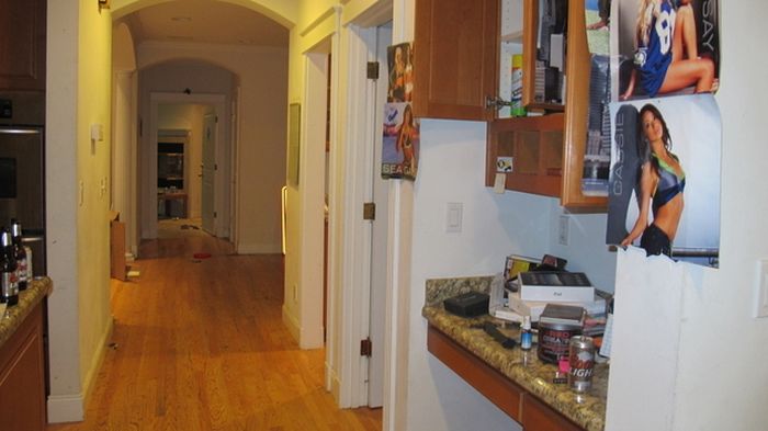 Things Found in Robert Swift's Foreclosed House (27 pics)