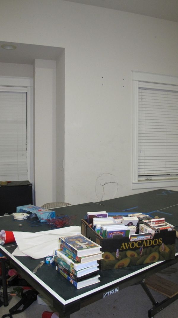 Things Found in Robert Swift's Foreclosed House (27 pics)
