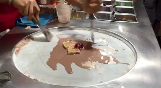 Amazing Thai Way To Make Ice Cream Rolls