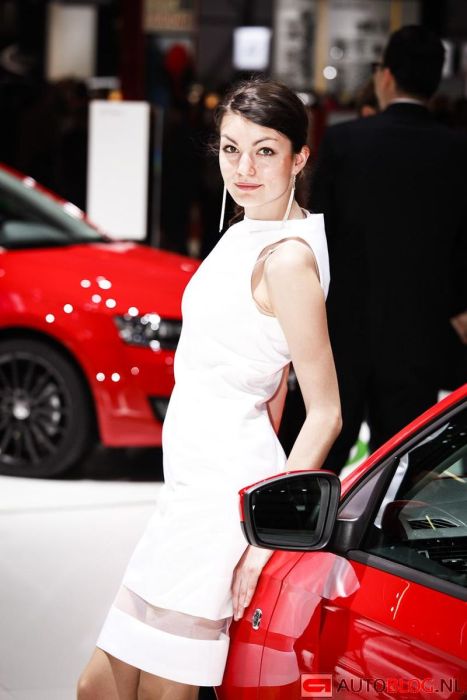 Girls at Geneva Motor Show 2013. Part 2 (130 pics)